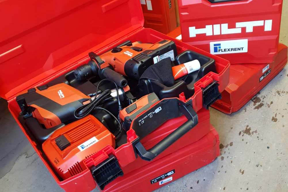 HILTI verktyg i röd låda.